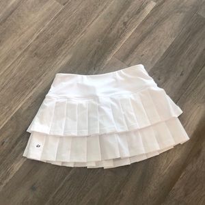 White ruffle tennis skirt xs